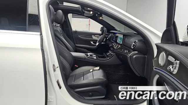 Mercedes-Benz E-Class 2020 thumb 5