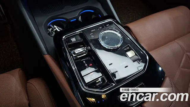 BMW 5 серии 2025 thumb 8