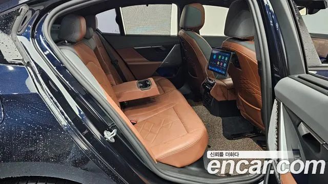 BMW 5 серии 2025 thumb 4