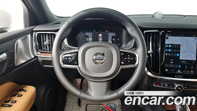 Volvo V60 Cross Country 2024 thumb 4