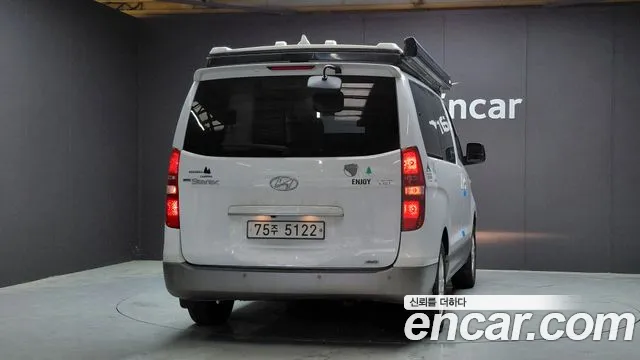 Hyundai Staria 2020 thumb 2