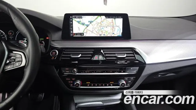 BMW 5 серии 2017 thumb 6