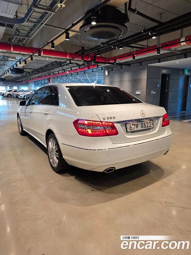 Mercedes-Benz E-Class 2011 thumb 3