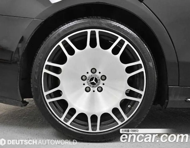 Mercedes-Benz S-Class 2015 thumb 6