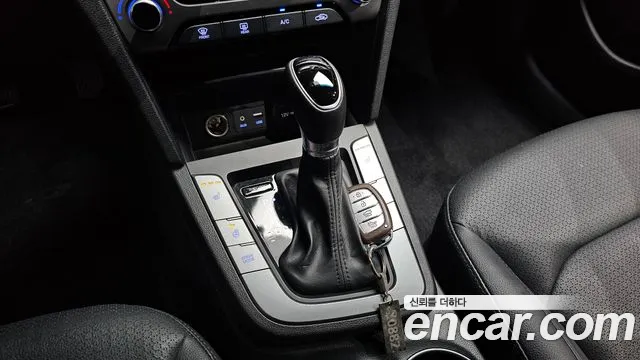 Hyundai Avante 2016 thumb 12