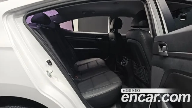 Hyundai Avante 2016 thumb 4