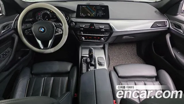 BMW 5 серии 2017 thumb 4
