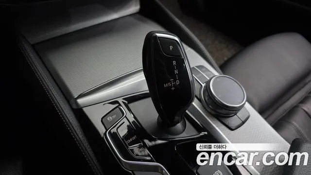 BMW 5 серии 2017 thumb 8