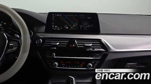 BMW 5 серии 2017 thumb 5