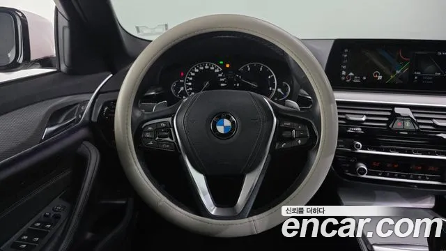 BMW 5 серии 2017 thumb 10