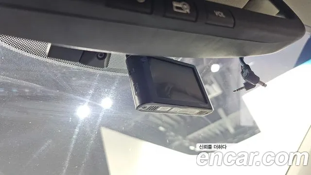 Kia Carnival 2017 thumb 11
