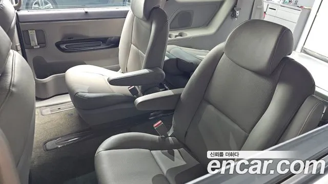 Kia Carnival 2017 thumb 5