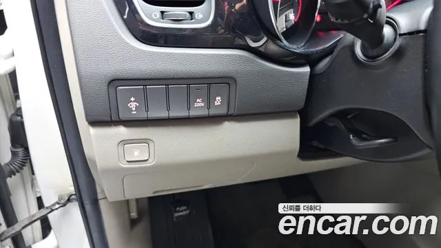 Kia Carnival 2017 thumb 3