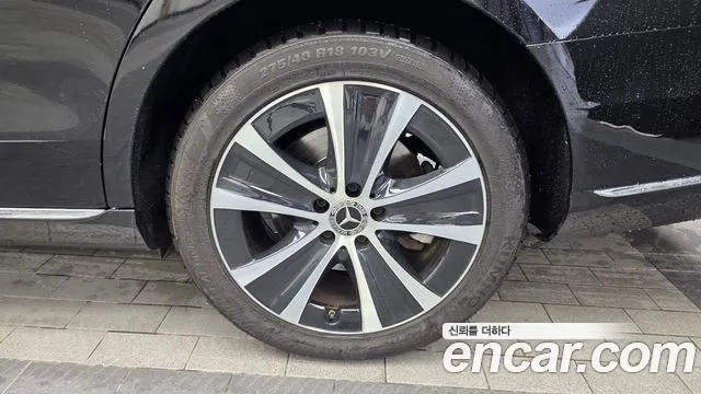 Mercedes-Benz E-Class 2019 thumb 2