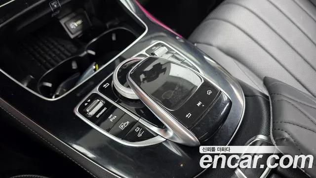 Mercedes-Benz E-Class 2019 thumb 12