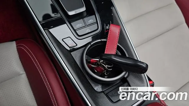 Porsche 911 2020 thumb 3