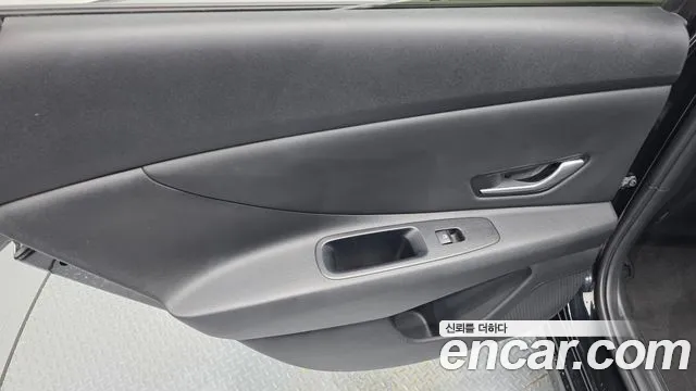 Hyundai Elantra 2022 thumb 4