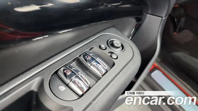 Mini Cooper Clubman 2020 thumb 8