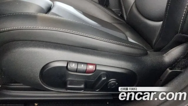 Mini Cooper Clubman 2020 thumb 3