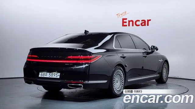Genesis G90 2018 thumb 11
