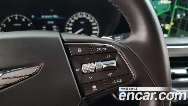 Genesis G90 2018 thumb 5