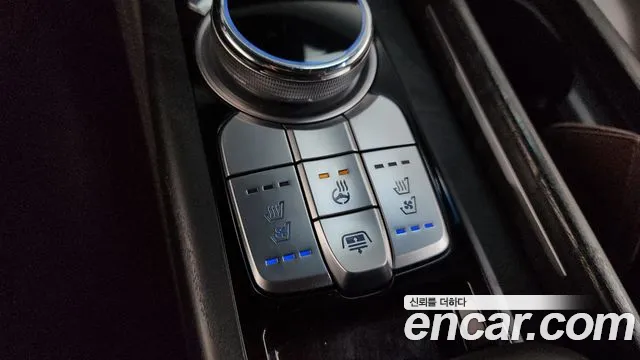 Genesis G90 2018 thumb 8