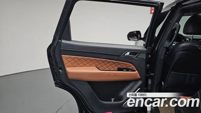 KGM Rexton 2019 thumb 4