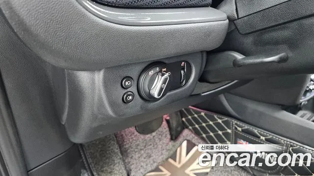 Mini Clubman 2020 thumb 11