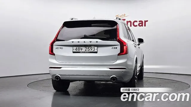Volvo XC90 2018 thumb 4