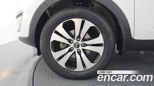 Kia R 2012 thumb 12