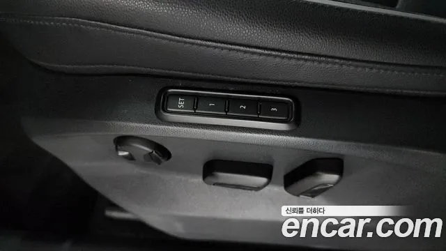 Volkswagen Tiguan 2019 thumb 2