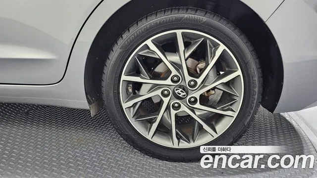 Hyundai Avante 2018 thumb 5