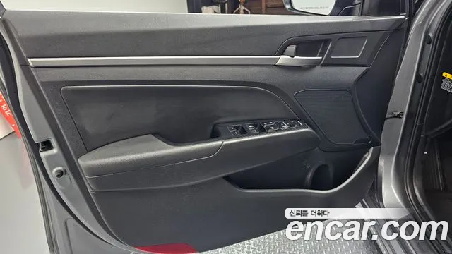 Hyundai Avante 2018 thumb 3