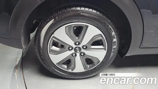 Kia Niro 2017 thumb 4