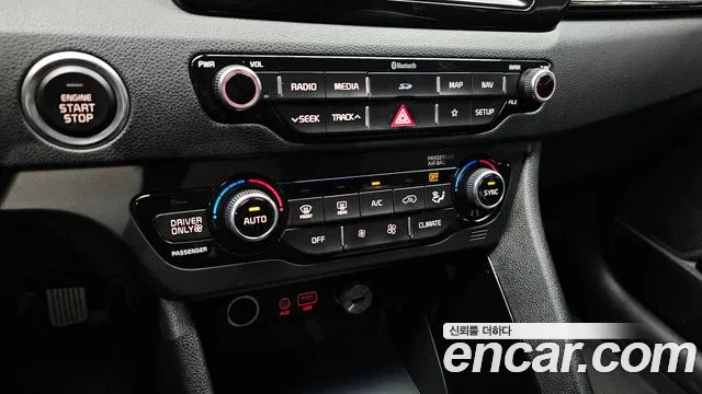 Kia Niro 2017 thumb 12