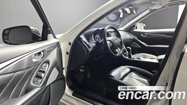 Infiniti Q50 2017 thumb 10