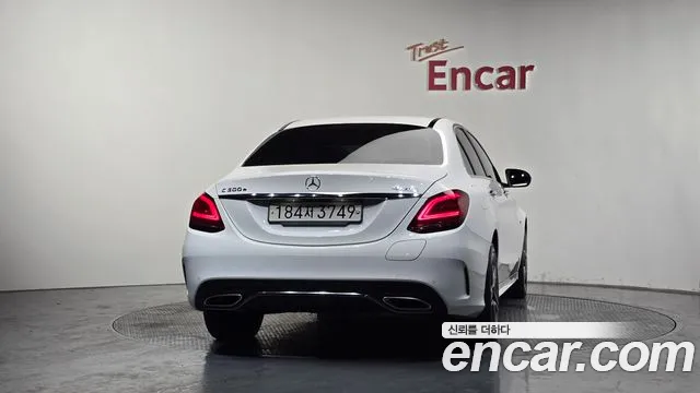 Mercedes-Benz C-Class 2020 thumb 4