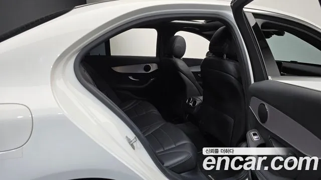 Mercedes-Benz C-Class 2020 thumb 7