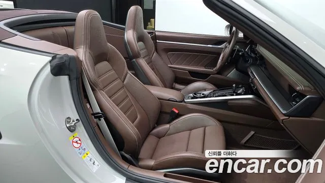 Porsche 911 2024 thumb 6