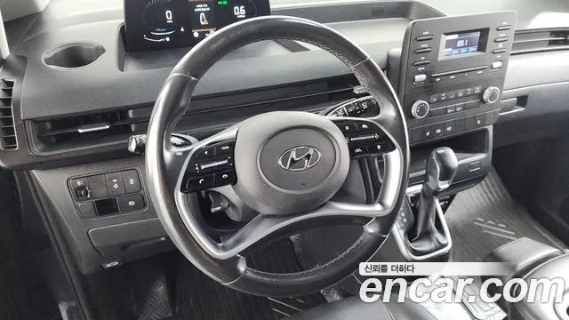 Hyundai Staria 2021 thumb 2