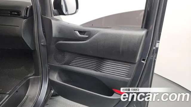 Hyundai Staria 2021 thumb 7
