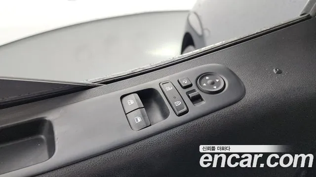 Hyundai Staria 2021 thumb 11