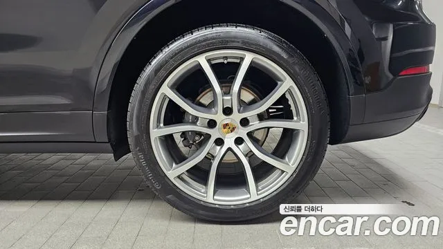 Porsche Cayenne 2019 thumb 4