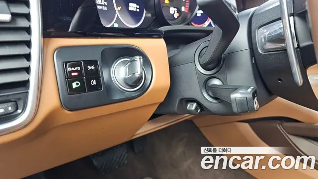Porsche Cayenne 2019 thumb 12
