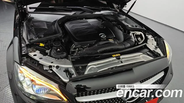 Mercedes-Benz C-Class 2020 thumb 5