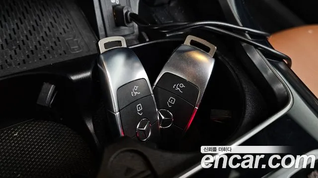 Mercedes-Benz C-Class 2020 thumb 7