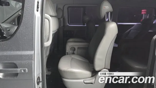 Hyundai Staria 2017 thumb 7