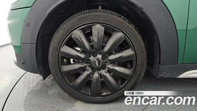 Mini Countryman 2019 thumb 2