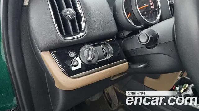 Mini Countryman 2019 thumb 10