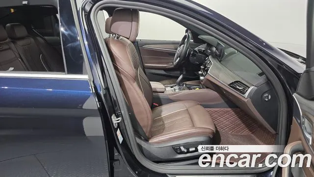 BMW 5 серии 2020 thumb 10